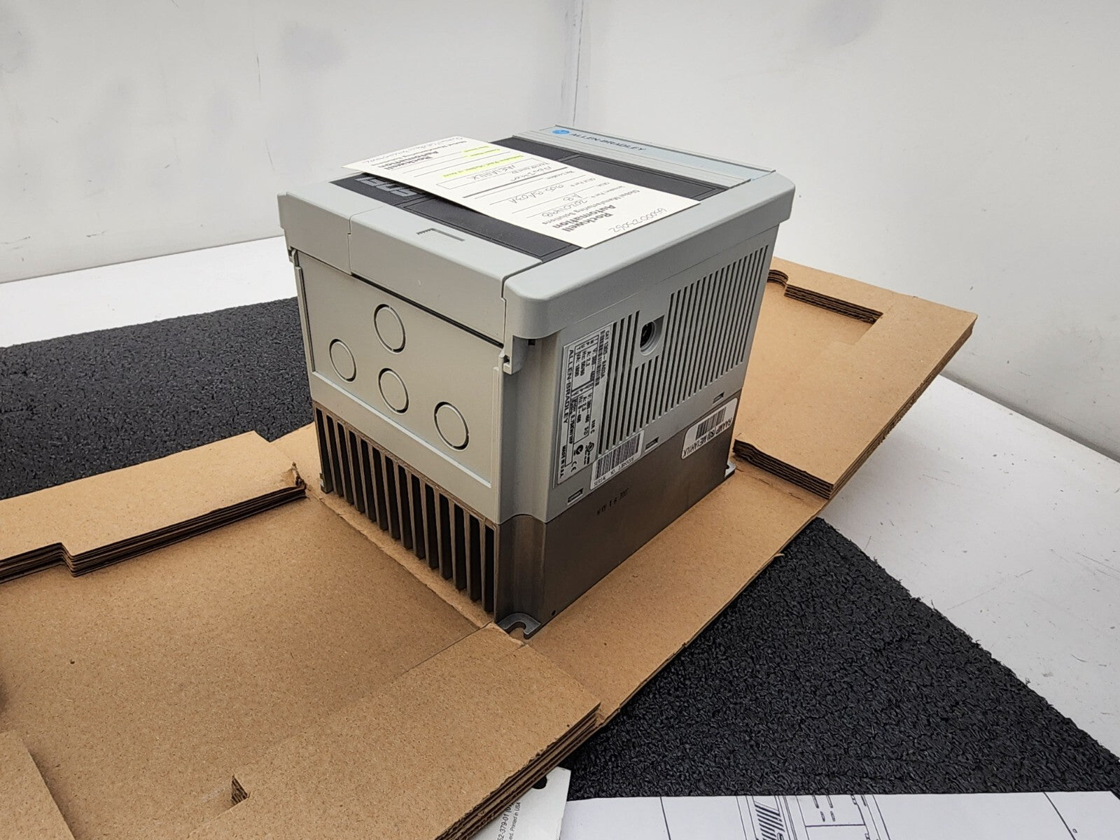 Allen Bradley 1305-BA03A Adjustable Frequency Drive New Old Stock Open Box