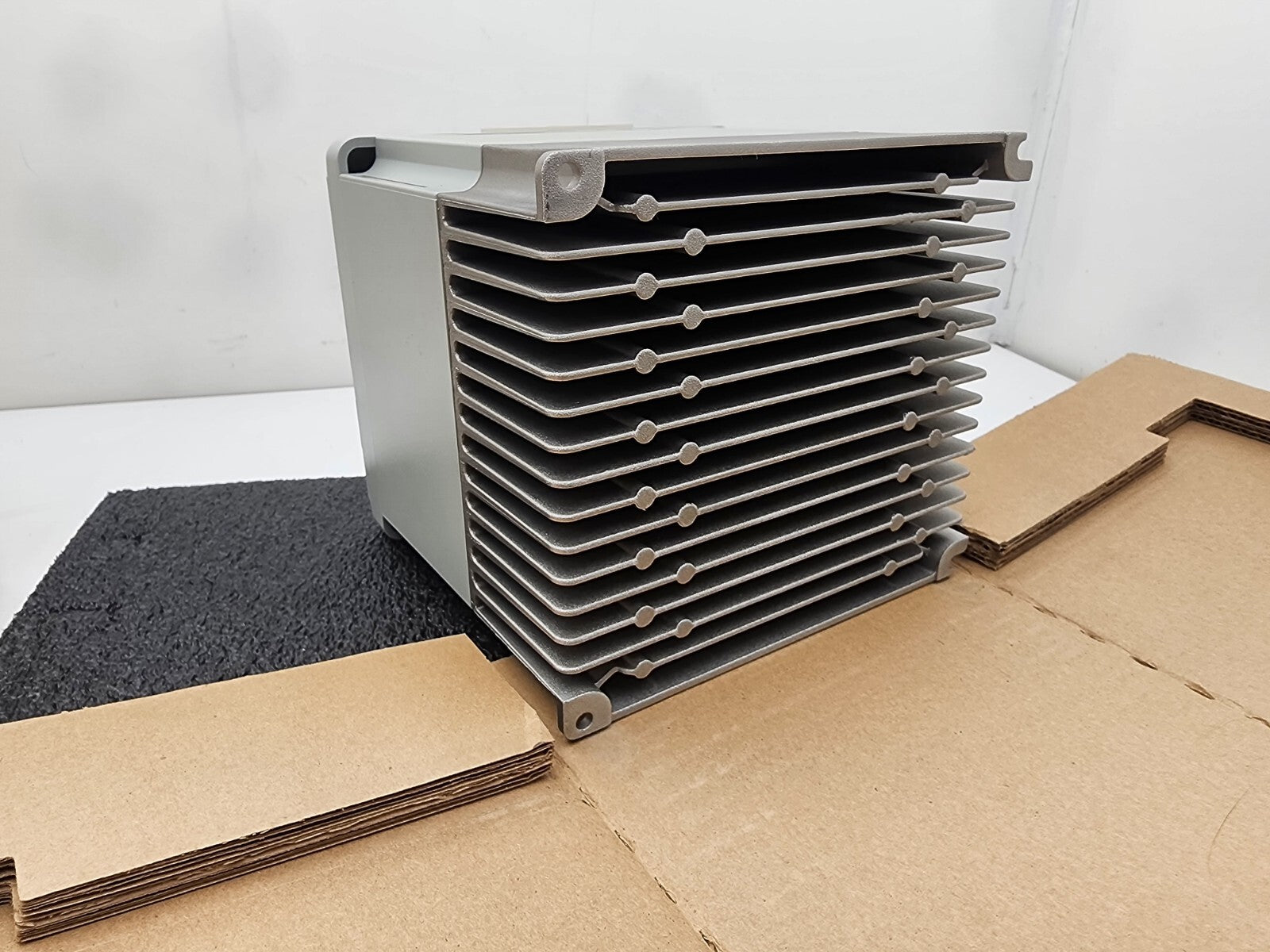 Allen Bradley 1305-BA03A Adjustable Frequency Drive New Old Stock Open Box