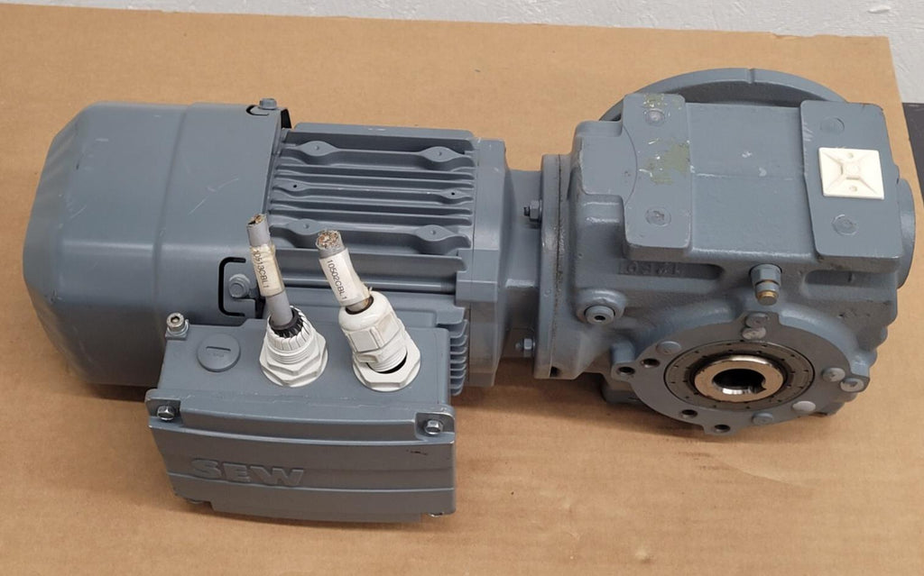 SEW-EURODRIVE SA47/T DRS71S4BE05 Right Angle Gearmotor Thru Shaft 32:1 Ratio