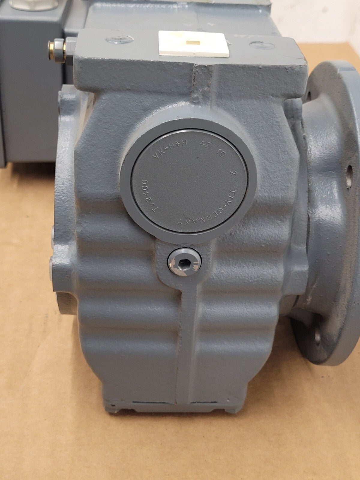 SEW-EURODRIVE SA47/T DRS71S4BE05 Right Angle Gearmotor Thru Shaft 32:1 Ratio