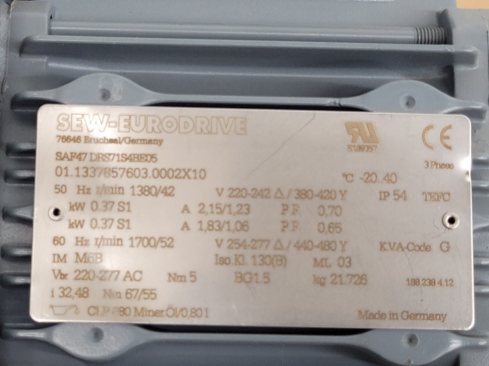 SEW-EURODRIVE SA47/T DRS71S4BE05 Right Angle Gearmotor Thru Shaft 32:1 Ratio