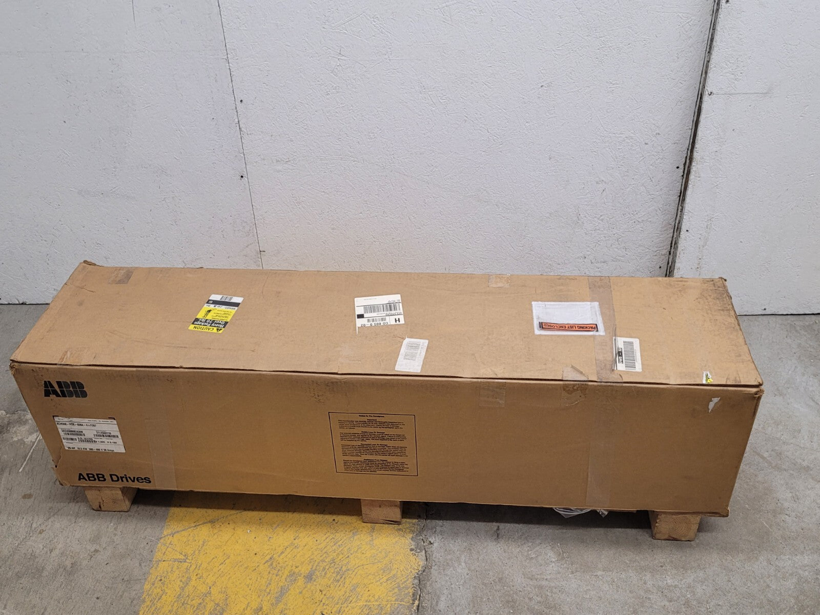 NEW ABB ACH550-VCR-038A-4+F267 ABB 38A 460V 25HP ACH550 Missing Bypass Control