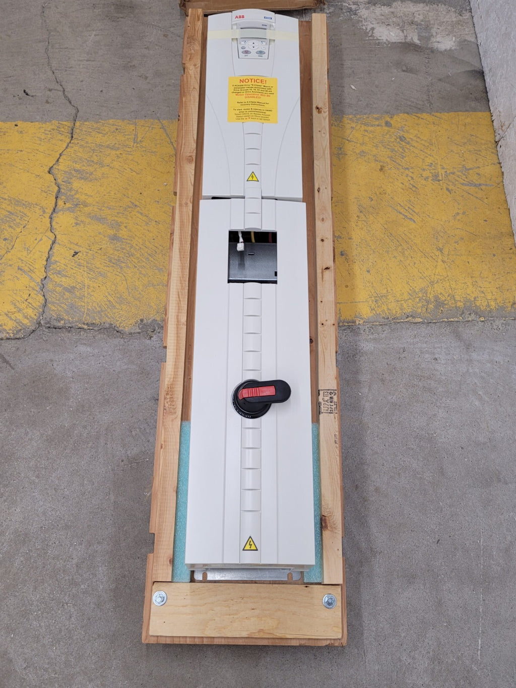 NEW ABB ACH550-VCR-038A-4+F267 ABB 38A 460V 25HP ACH550 Missing Bypass Control