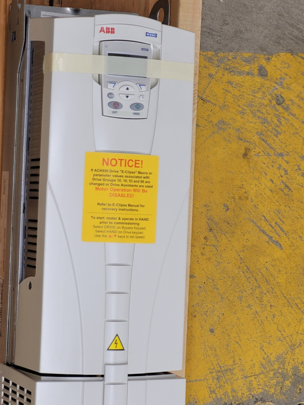 NEW ABB ACH550-VCR-038A-4+F267 ABB 38A 460V 25HP ACH550 Missing Bypass Control