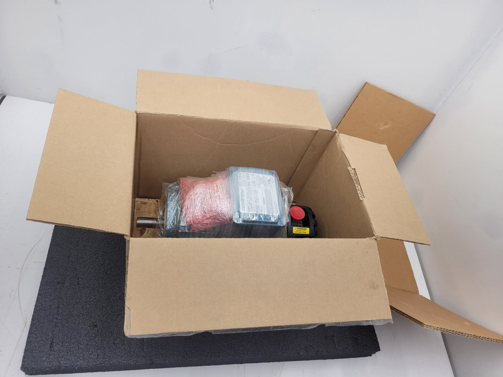 Reliance Electric Motor P14A5923 1HP 1736 RPM Brake Motor 230/460V/60HZ +encoder