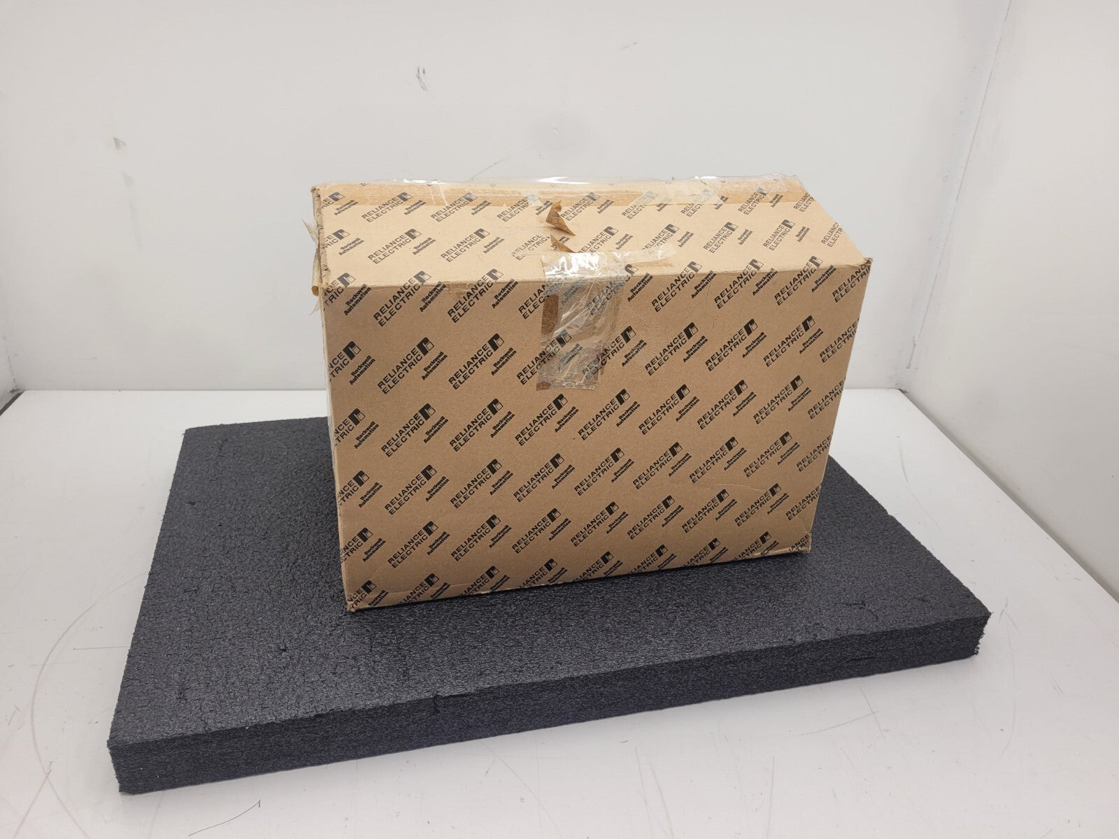 Reliance Electric Motor P14A5923 1HP 1736 RPM Brake Motor 230/460V/60HZ +encoder