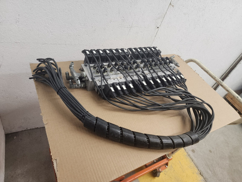 Lot 13x AAA Products Air Gas Solenoid 12V Valve Manifold EBSS2Q 150PSI 26 Out B