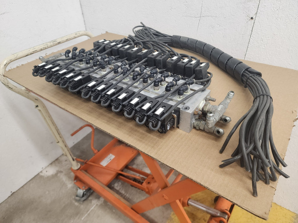 Lot 13x AAA Products Air Gas Solenoid 12V Valve Manifold EBSS2Q 150PSI 26 Out B