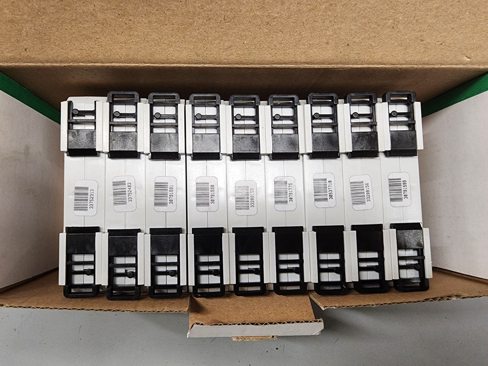 Box of 9x Schneider Electric Magnecraft 841CS5-UNI Sensing Relay DIN Rail Mount