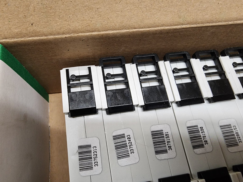 Box of 9x Schneider Electric Magnecraft 841CS5-UNI Sensing Relay DIN Rail Mount