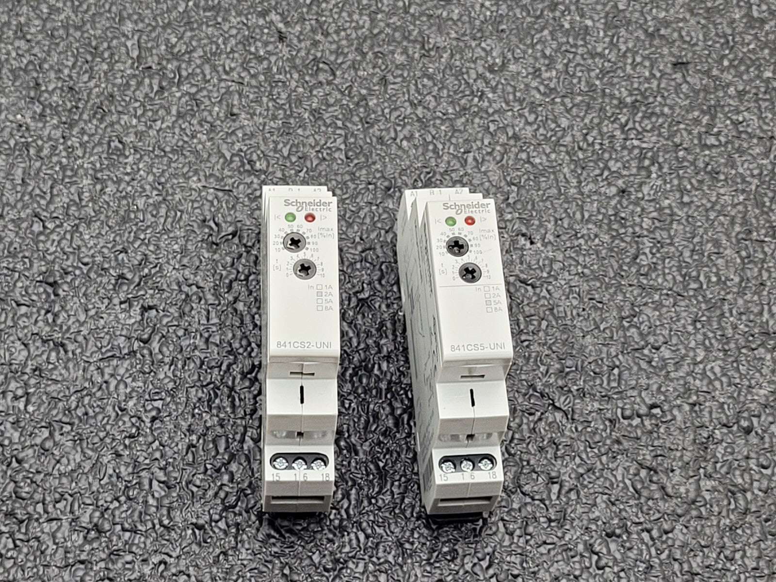 Box of 9x Schneider Electric Magnecraft 841CS5-UNI Sensing Relay DIN Rail Mount