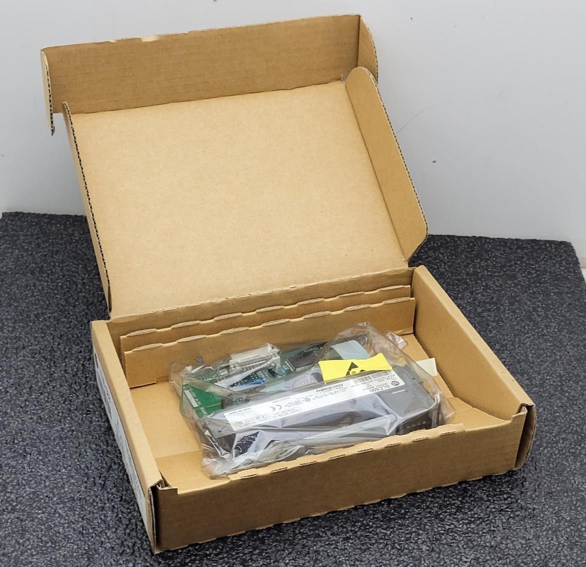 Allen-Bradley 1746-OB8 SLC 500 Output Voltage Module Open Box Sticker Residue