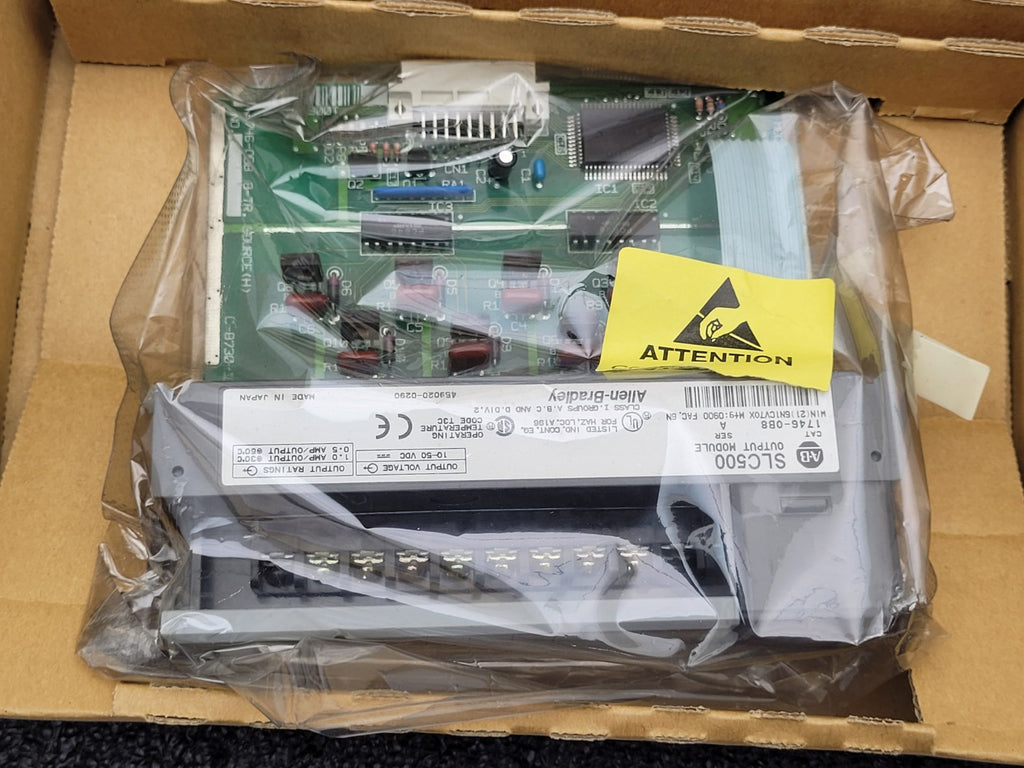 Allen-Bradley 1746-OB8 SLC 500 Output Voltage Module Open Box Sticker Residue