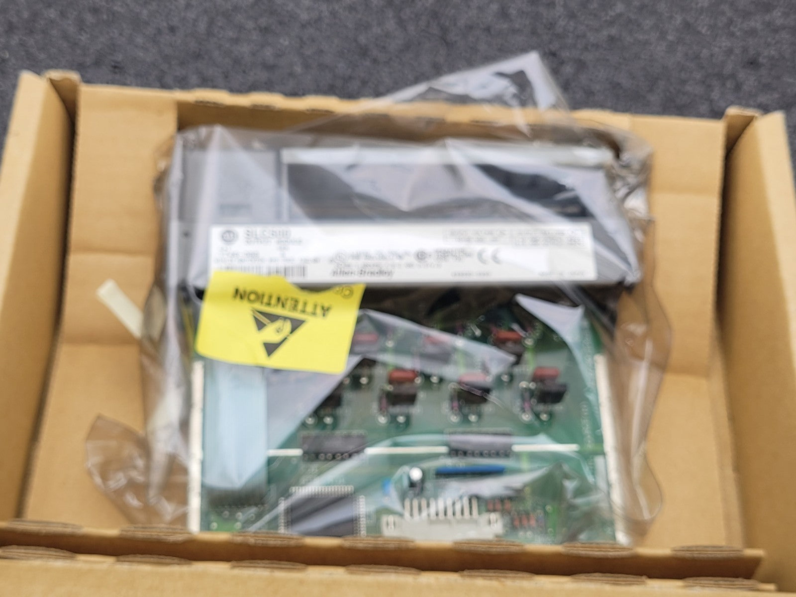 Allen-Bradley 1746-OB8 SLC 500 Output Voltage Module Open Box Sticker Residue