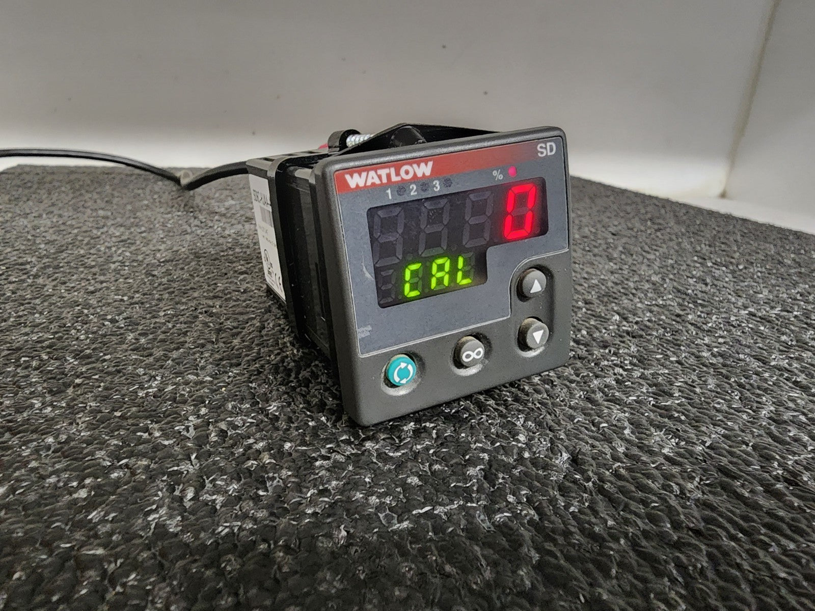 Watlow SD SD6C-HJAA-AARG On/Off PID Universal Temperature Controller 110-240VAC