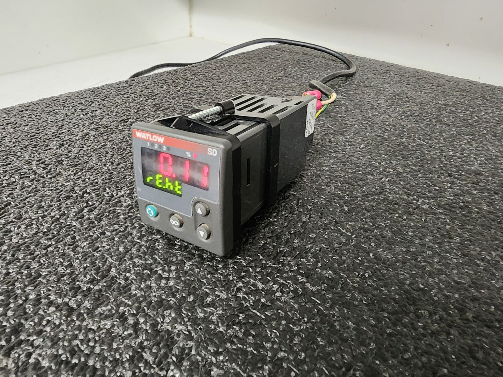 Watlow SD SD6C-HJAA-AARG On/Off PID Universal Temperature Controller 110-240VAC