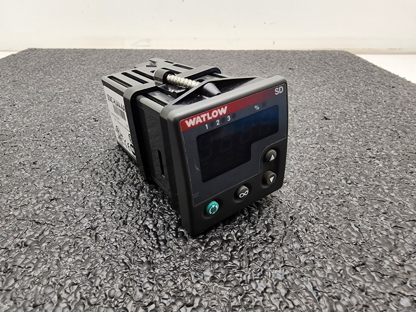 Watlow SD SD6C-HJAA-AARG On/Off PID Universal Temperature Controller 110-240VAC