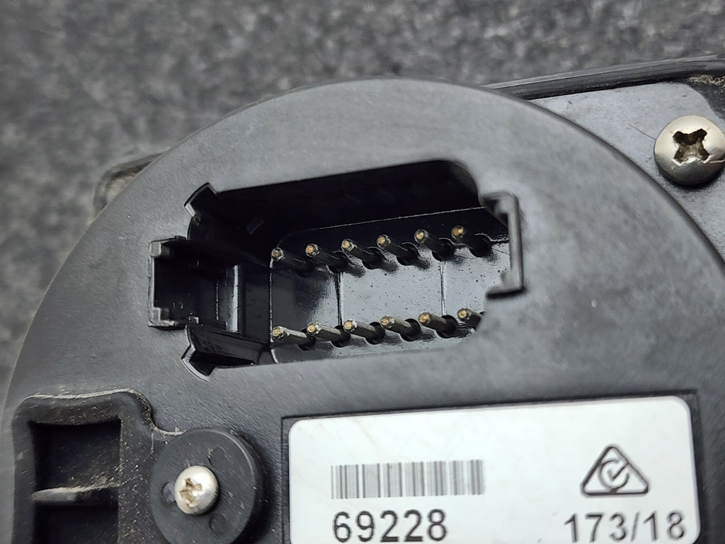 V3 Veethree C320 3.5″ CAN Bus Display Color LCD Diesel Engine Control Monitor