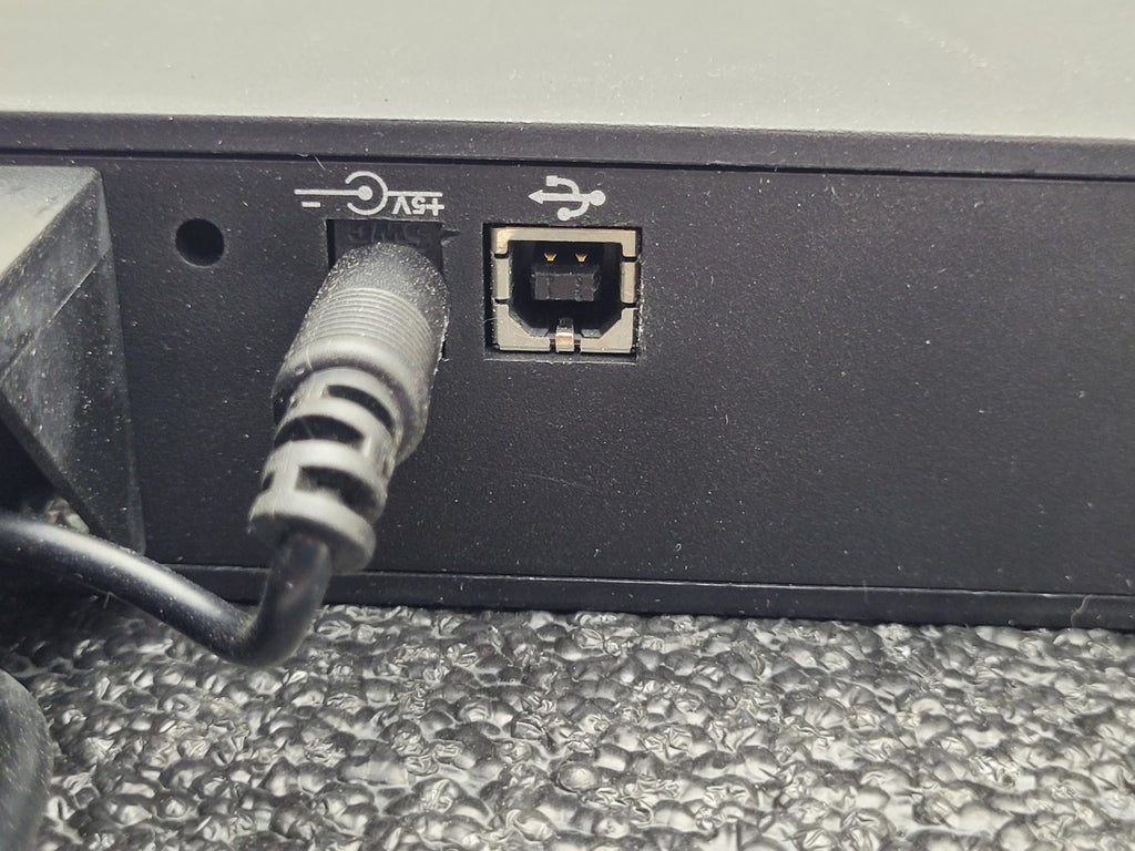 Lot of 2x DIGI Edgeport/416 DB9 50000780-01 301-1000-10 16x Port Serial USB Hub