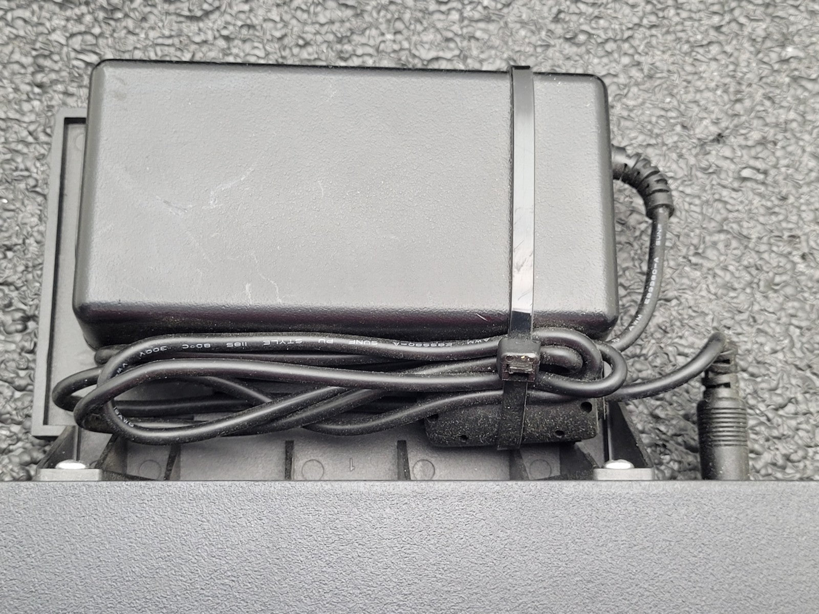 Lot of 2x DIGI Edgeport/416 DB9 50000780-01 301-1000-10 16x Port Serial USB Hub