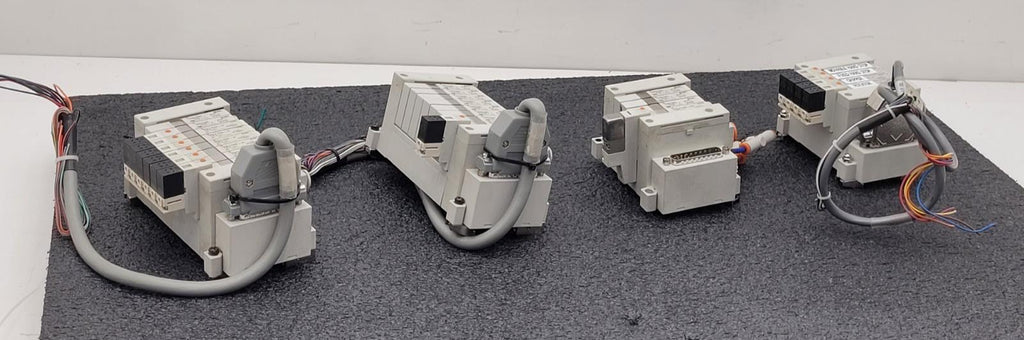 Lot of 4 SMC VQ1100-5  Solenoid Valve Blocks 24 Valves DIN Rail Mount DB25 Lot F