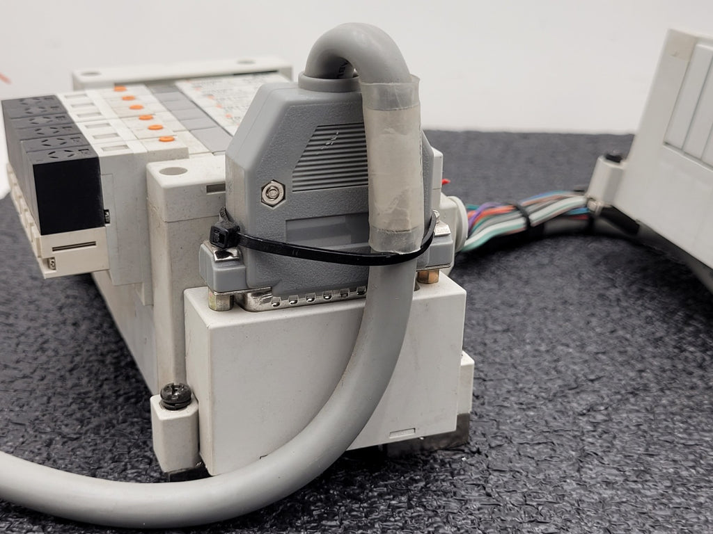 Lot of 4 SMC VQ1100-5  Solenoid Valve Blocks 24 Valves DIN Rail Mount DB25 Lot F