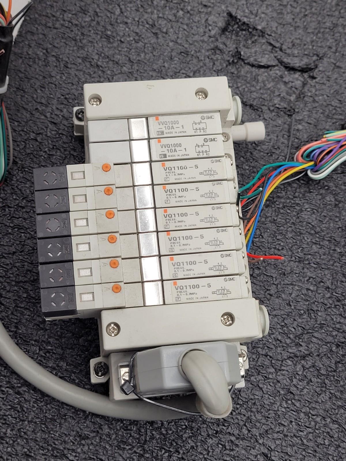 Lot of 4 SMC VQ1100-5  Solenoid Valve Blocks 24 Valves DIN Rail Mount DB25 Lot F