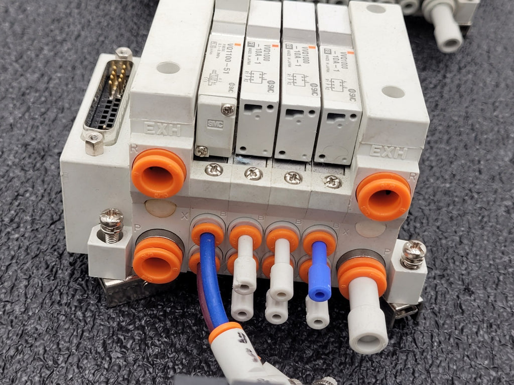 Lot of 4 SMC VQ1100-5  Solenoid Valve Blocks 24 Valves DIN Rail Mount DB25 Lot F