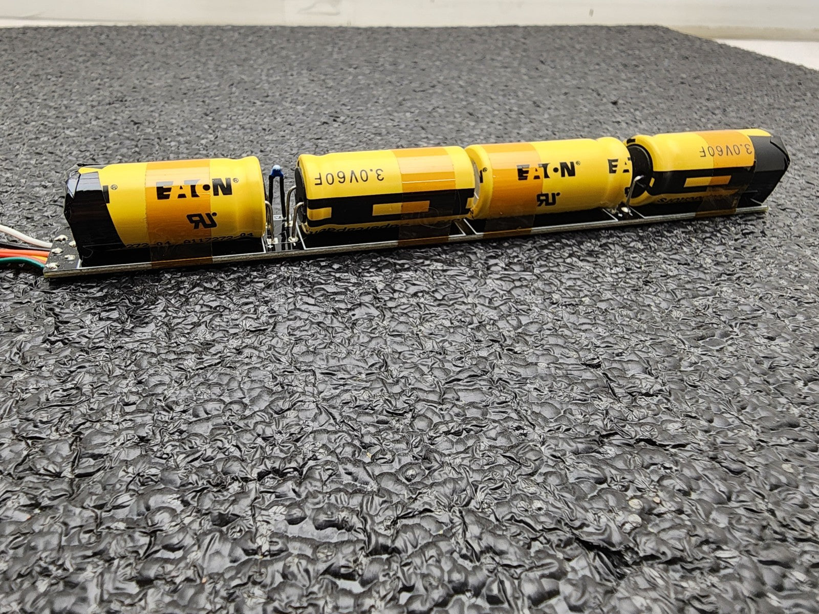 Lot 6x Eaton Cooper Bussmann  Supercapacitor PTV1840-12R0156-4 SUPERCAP 60F 3.0V