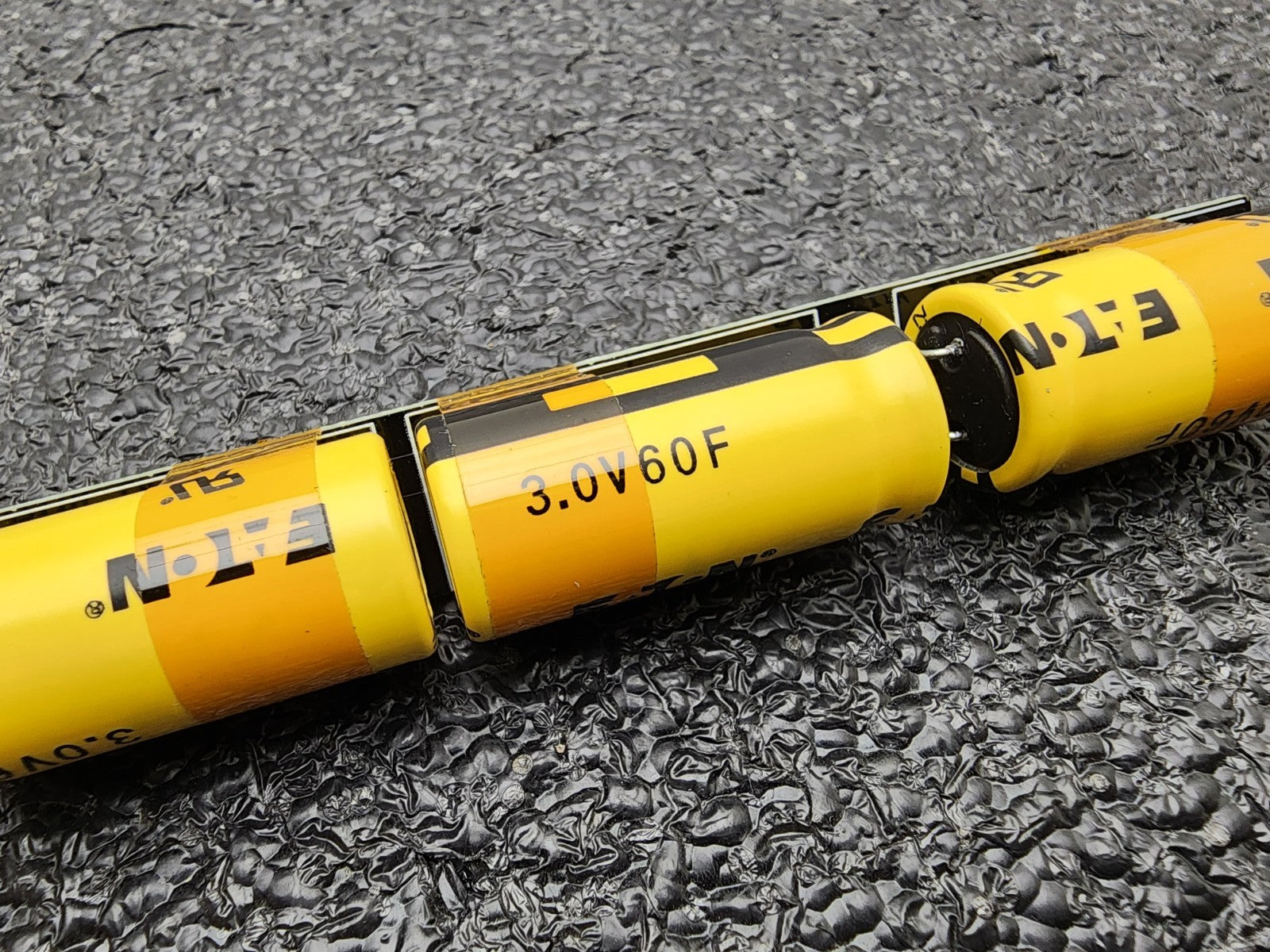 Lot 6x Eaton Cooper Bussmann  Supercapacitor PTV1840-12R0156-4 SUPERCAP 60F 3.0V