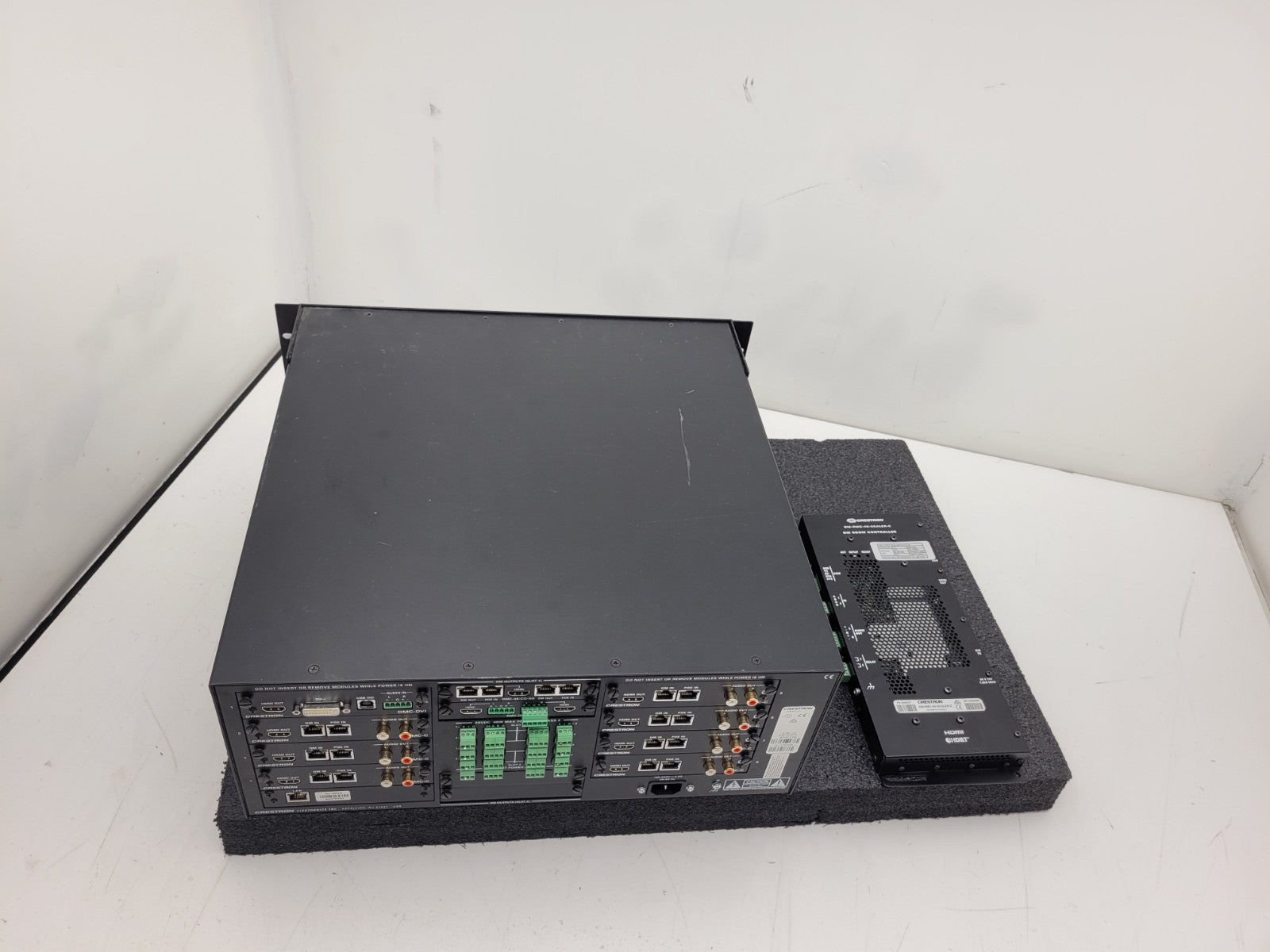 Crestron DM-MD8X8 High Definition Digital Media Distribution Unit DMC-4K-CO-HD