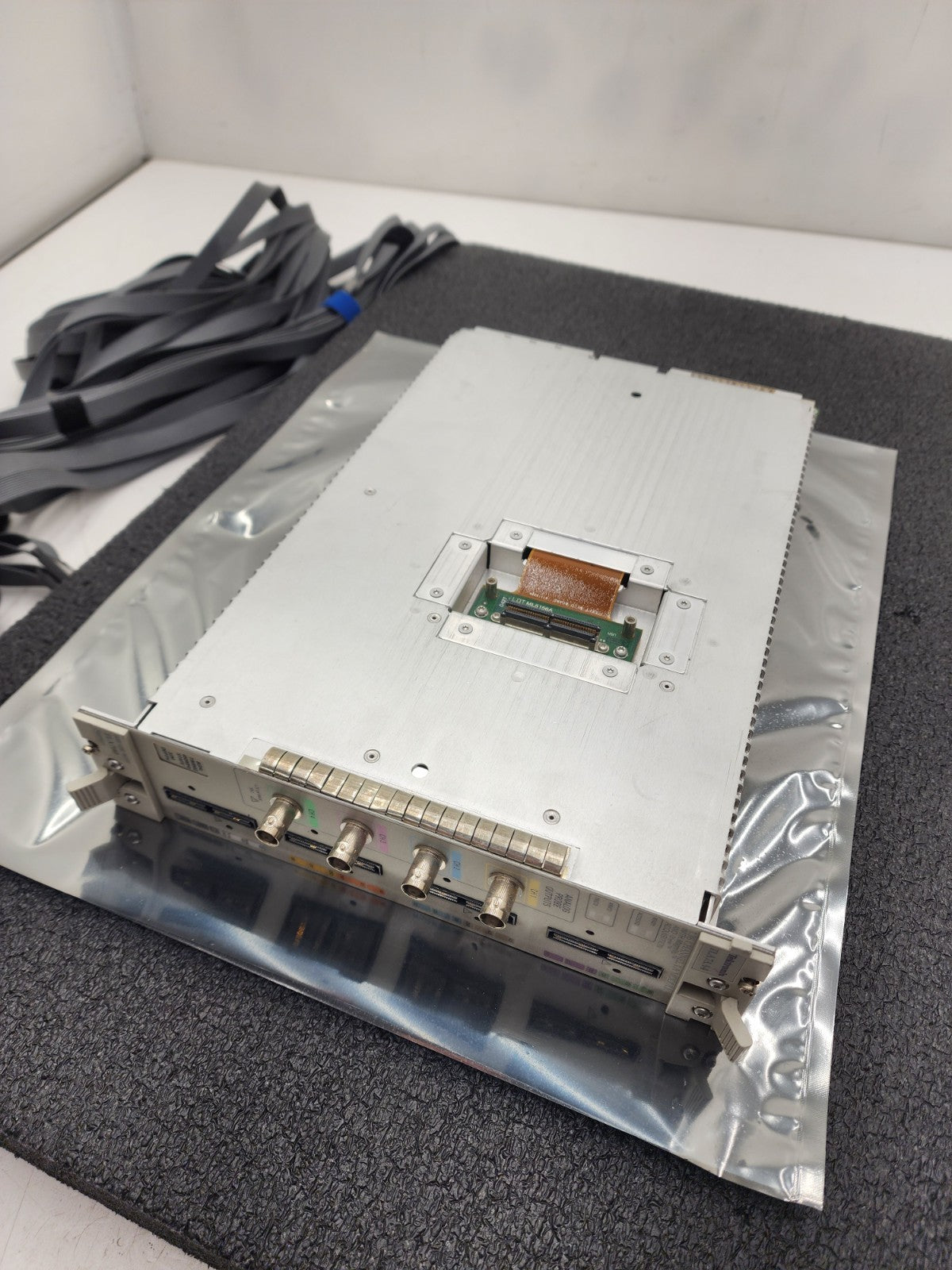 Tektronix TLA7AA4 5.6 136-Ch 32MB 450MHz Timing Logic Analyzer Module 4x P6860