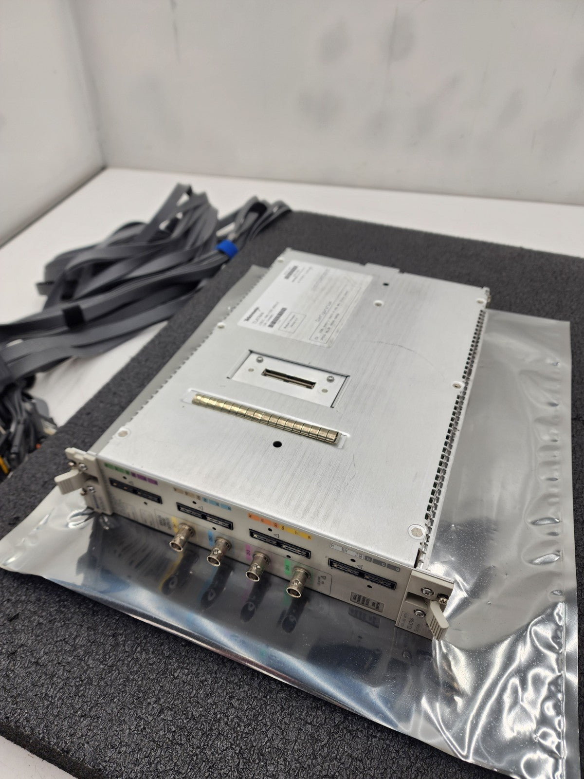 Tektronix TLA7AA4 5.6 136-Ch 32MB 450MHz Timing Logic Analyzer Module 4x P6860