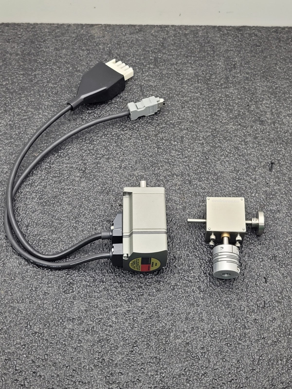 Oriental Motor AC Servo NXM45A ONDRIVES RW3-20 20:1 Right Angle Gear Reducer