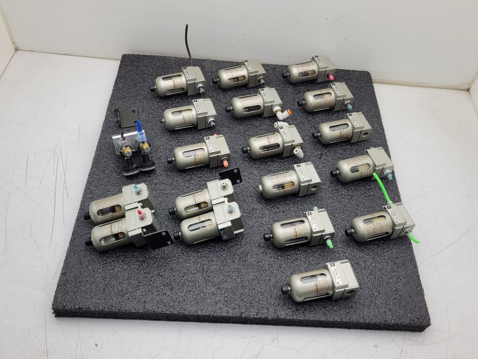 Lot of 18x  SMC Pneumatic Filter Assembly NAFM2000-N01-C + a Couple Regulators