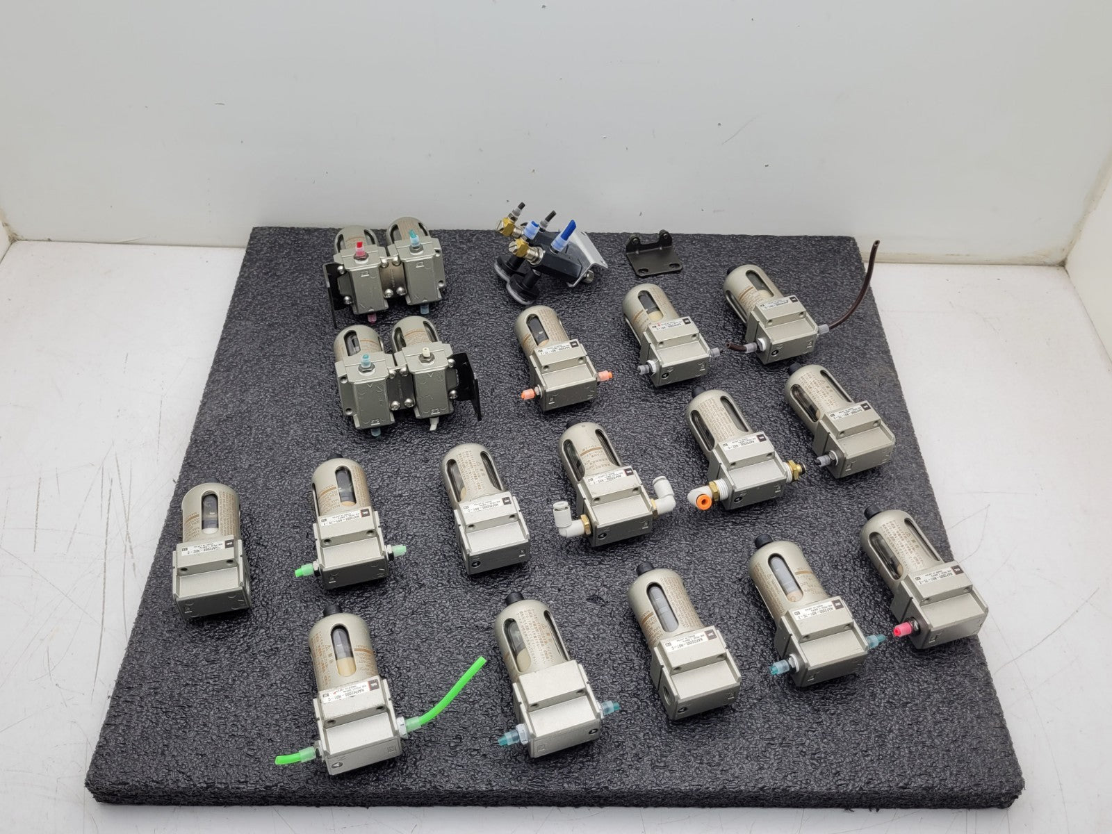 Lot of 18x  SMC Pneumatic Filter Assembly NAFM2000-N01-C + a Couple Regulators