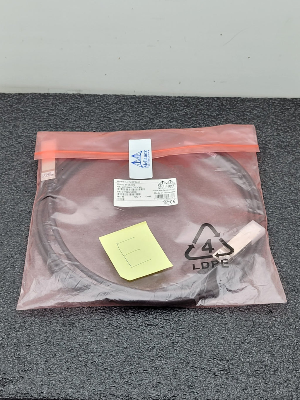 Mellanox 100GbE  3M 30AWG Direct Attach Copper Cable MCP1600-C003E30L [E].