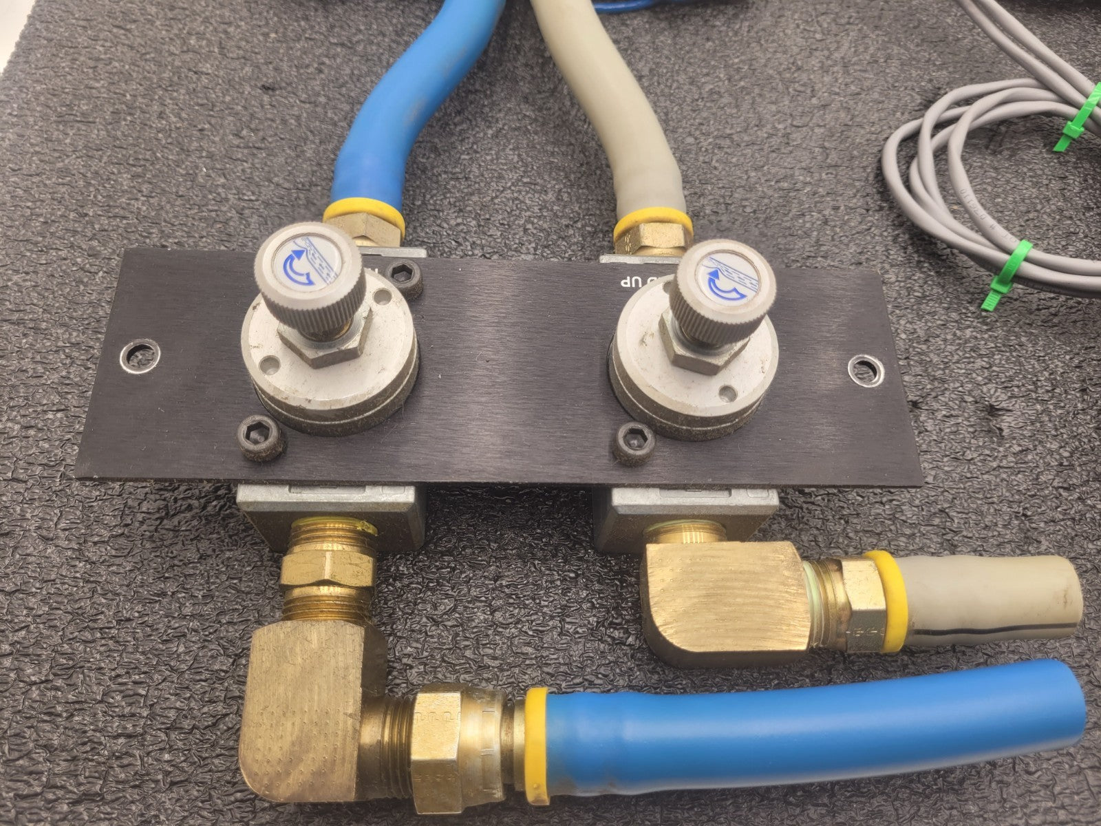 2x NORGREN  K81FA00KV3KV32W2 24VDC Dual Soleoid Valve 150 PSIG w/ 2 Regulators