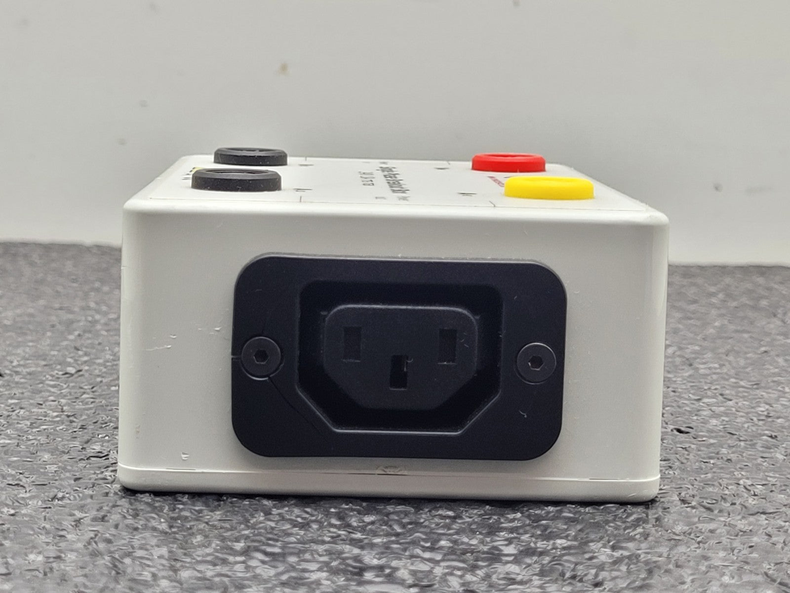 N4L Single Phase Breakout Box IEC Power Cord 240V 10A