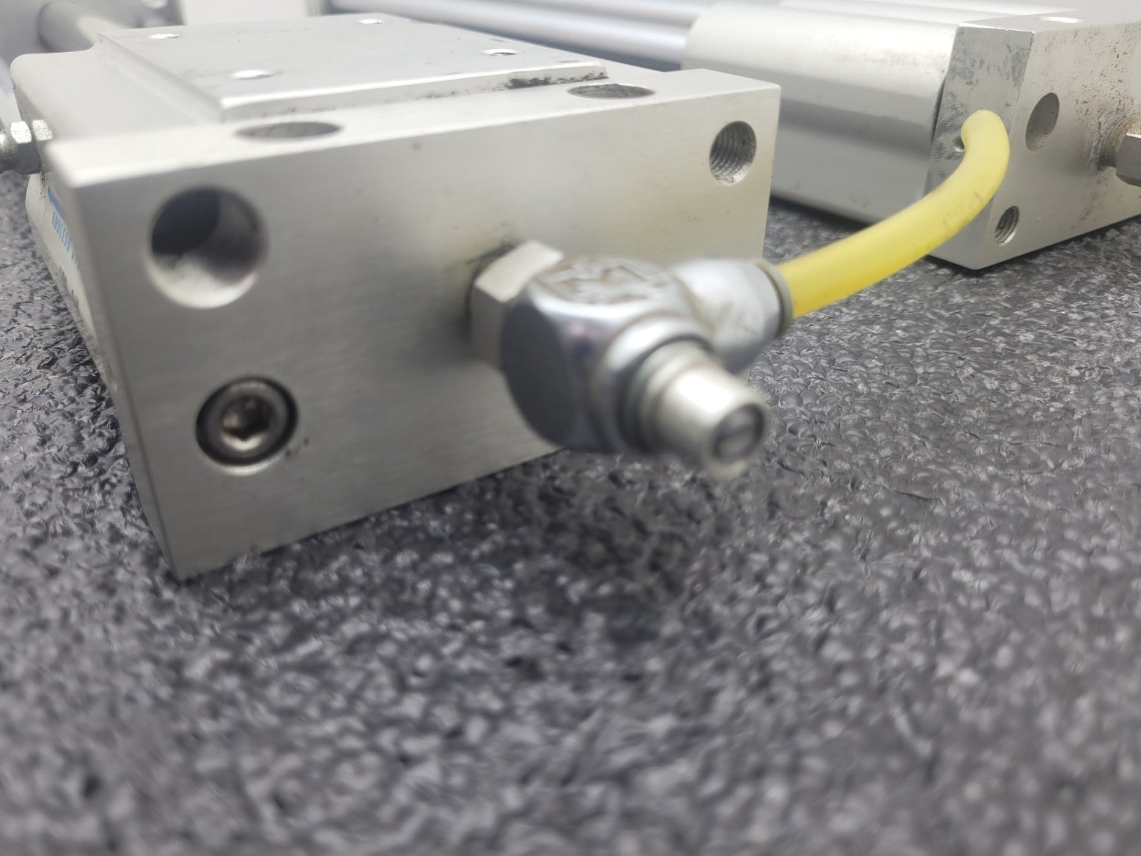 Lot of 2  Bimba Ultran Rodless Linear Guide Slide Cylinder UGS-0049 100psi