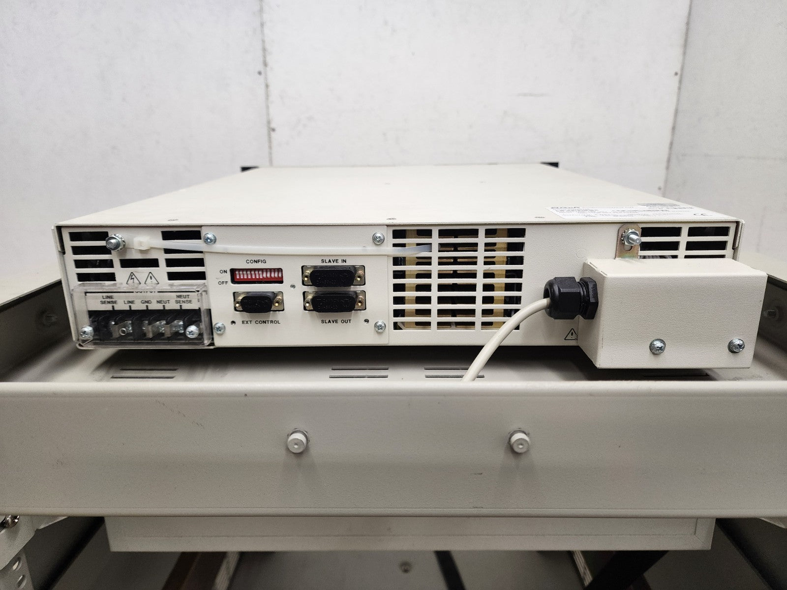 Elgar ContinuousWave CW CW801M 0-270VAC 6A 45-500Hz 1PH Output AC Power Source