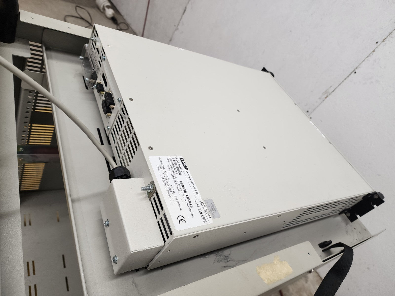 Elgar ContinuousWave CW CW801M 0-270VAC 6A 45-500Hz 1PH Output AC Power Source