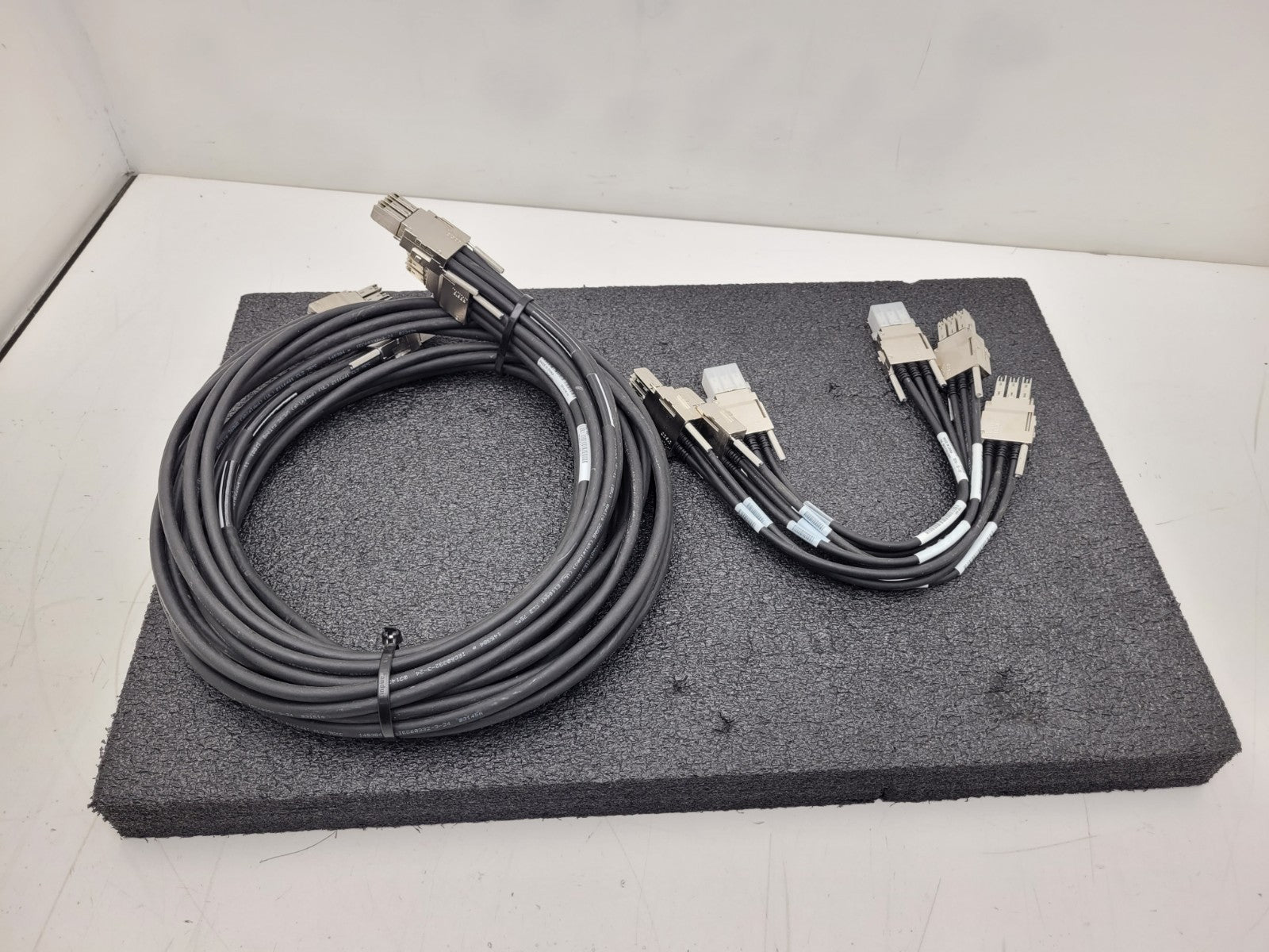 Lot of 5x Cisco Stacking Cable 2x STACK-T1-3M 3x STACK-T1-50CM