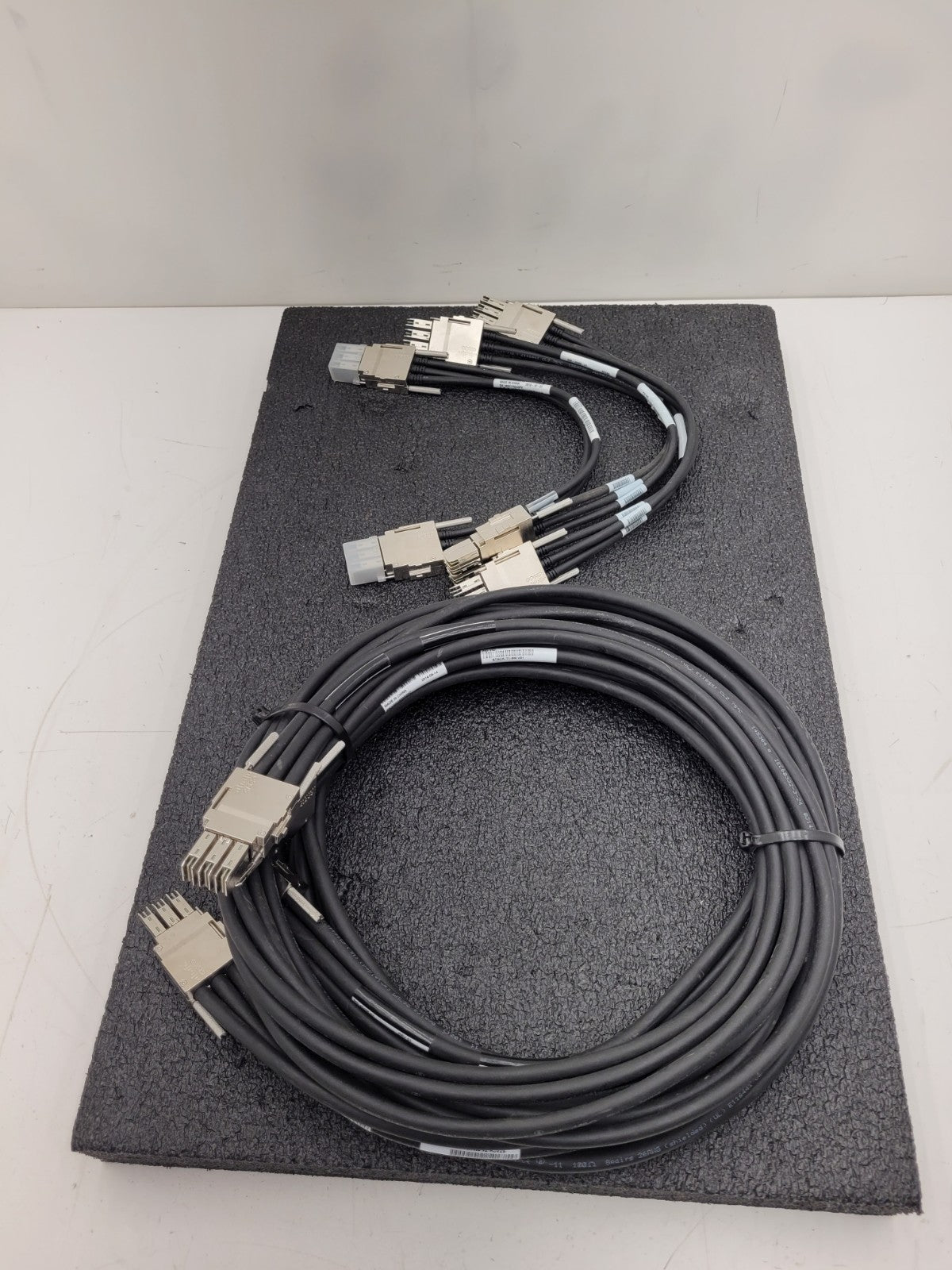 Lot of 5x Cisco Stacking Cable 2x STACK-T1-3M 3x STACK-T1-50CM