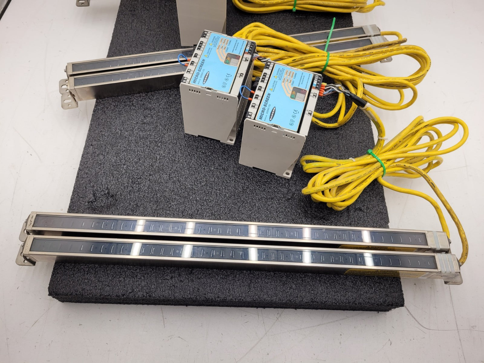 Lot 3x Banner USE2012NP2 & USR2012NP2 MICRO-SCREEN ESD  20" Light Curtain Screen