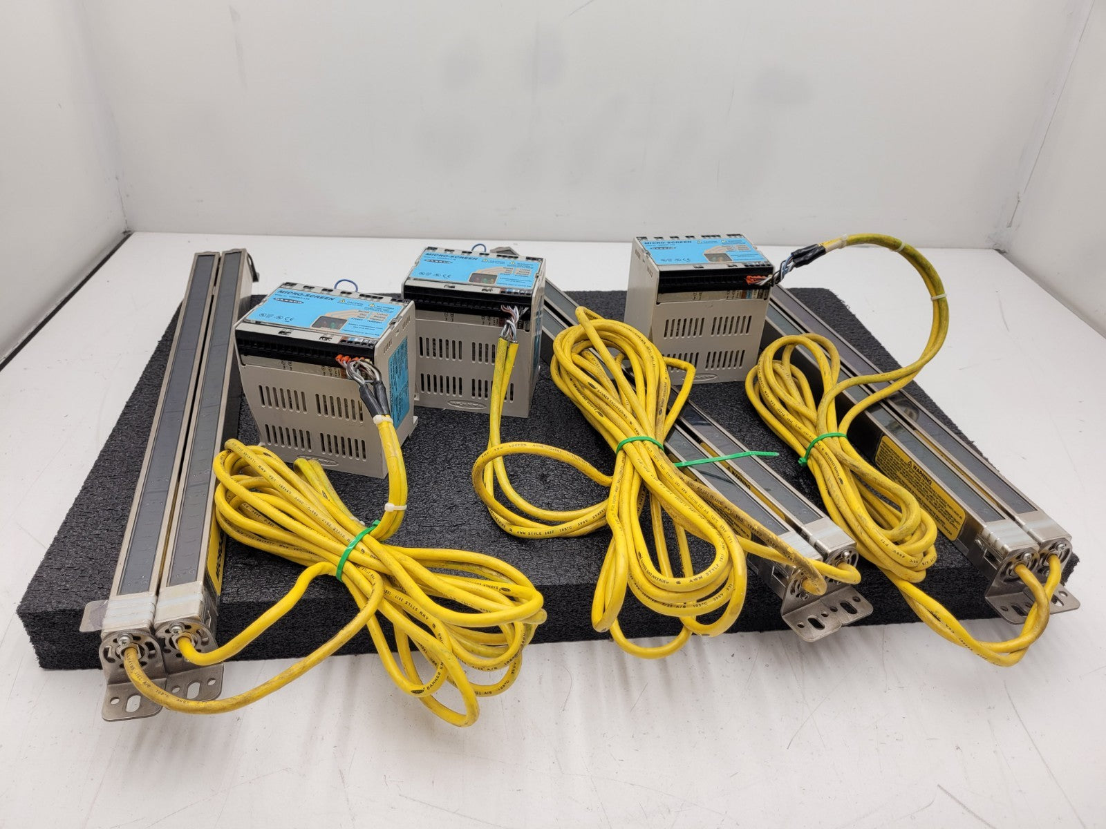 Lot 3x Banner USE2012NP2 & USR2012NP2 MICRO-SCREEN ESD  20" Light Curtain Screen