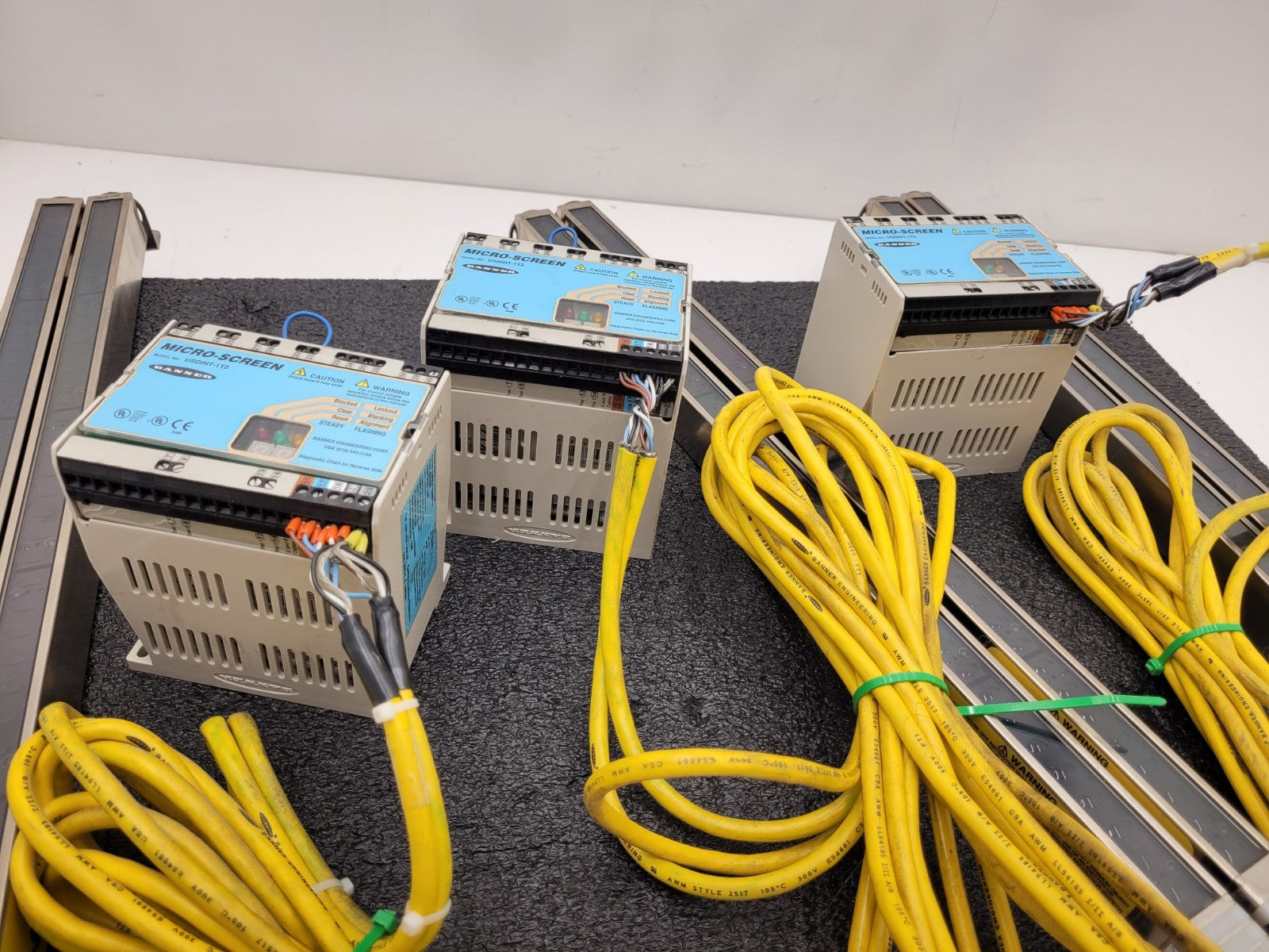 Lot 3x Banner USE2012NP2 & USR2012NP2 MICRO-SCREEN ESD  20" Light Curtain Screen