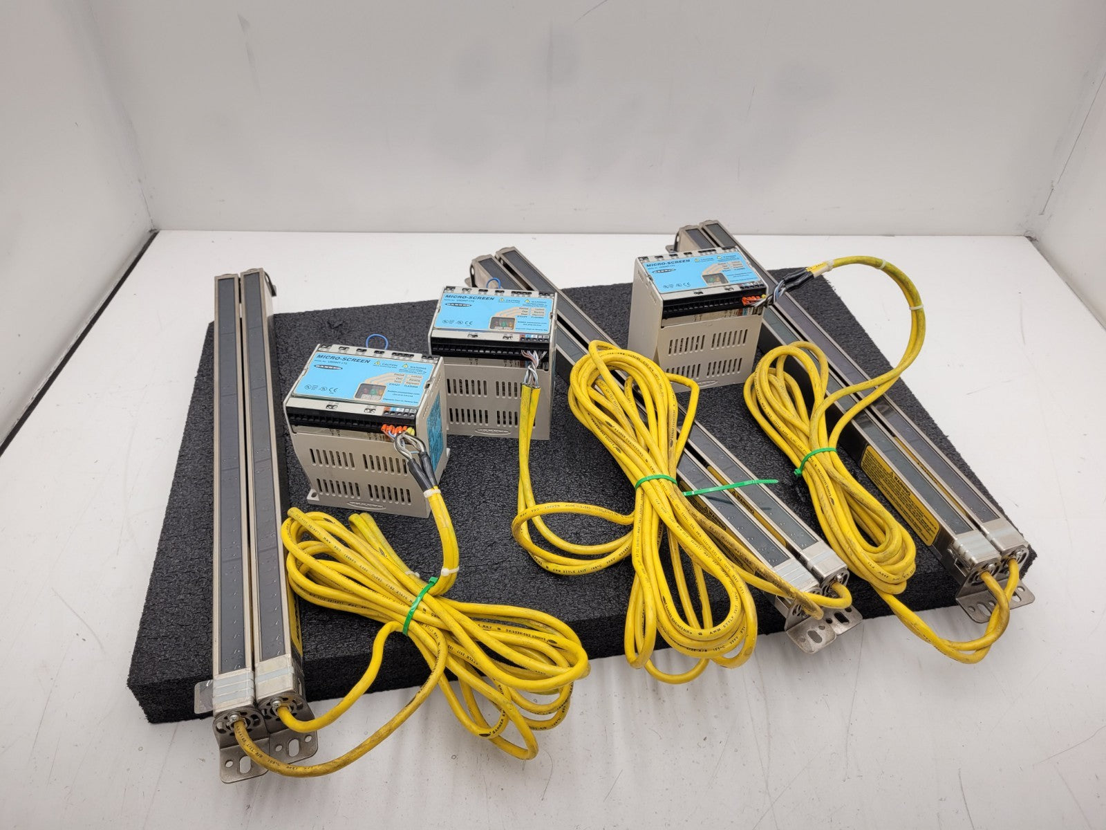 Lot 3x Banner USE2012NP2 & USR2012NP2 MICRO-SCREEN ESD  20" Light Curtain Screen