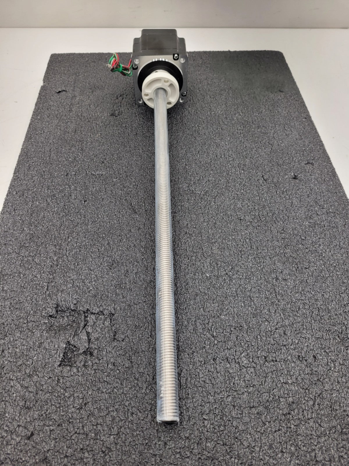 NEW Haydon Ametek  E87H43-05-A28 Lead Screw Stepper Motor Actuator NEMA34 18"L