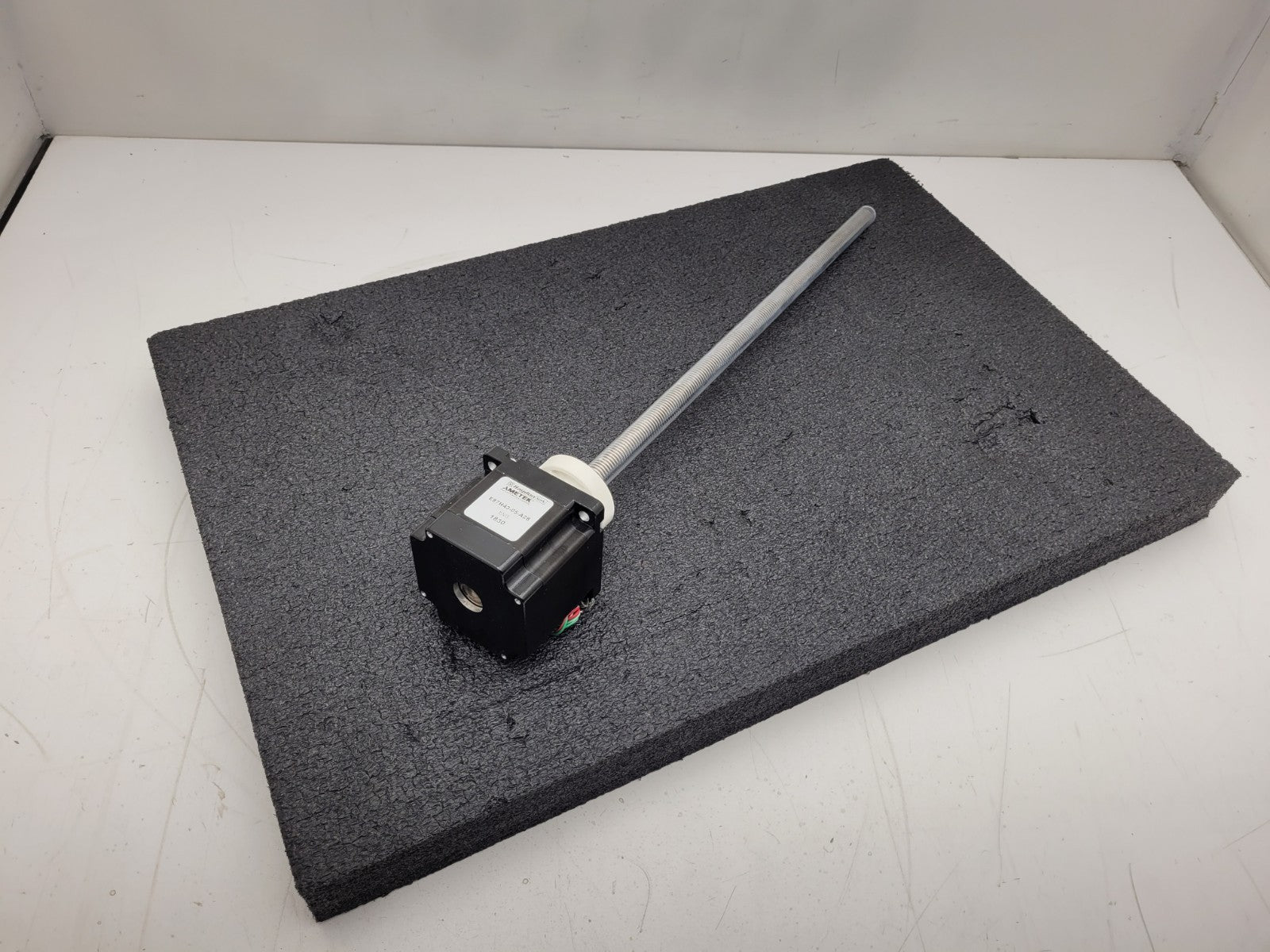 NEW Haydon Ametek  E87H43-05-A28 Lead Screw Stepper Motor Actuator NEMA34 18"L